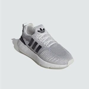 Adidas Swift Run 22 Gray and White Sneakers NWB